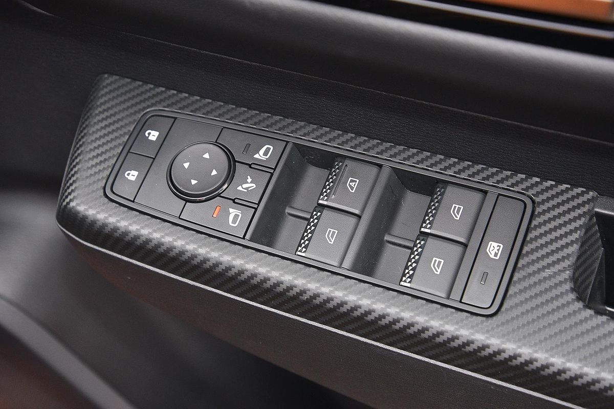 2025 Mitsubishi Triton GSR MV 4X4