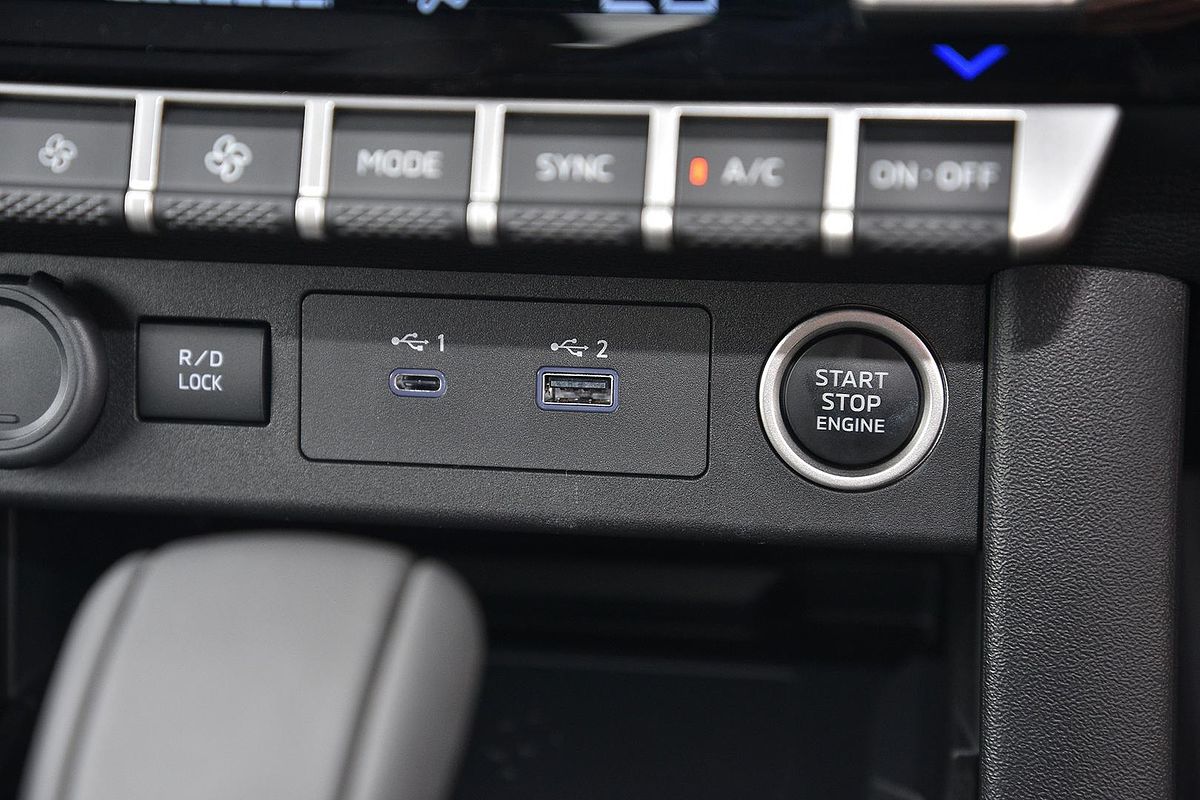 2025 Mitsubishi Triton GSR MV 4X4