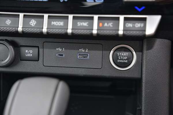 2025 Mitsubishi Triton GSR MV 4X4