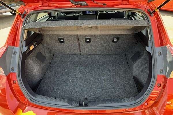 2017 Toyota Corolla SX ZRE182R