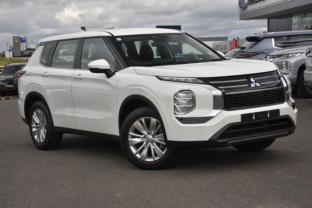 2025 Mitsubishi Outlander ES ZM