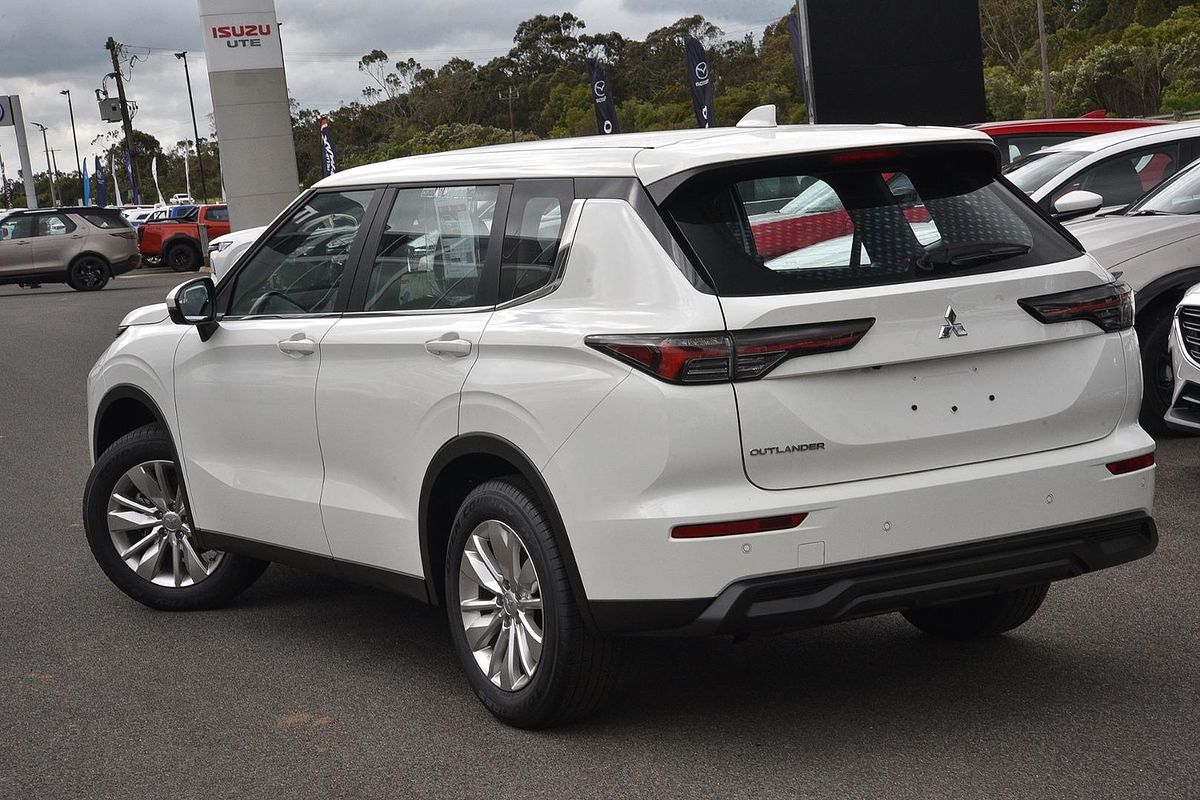 2025 Mitsubishi Outlander ES ZM