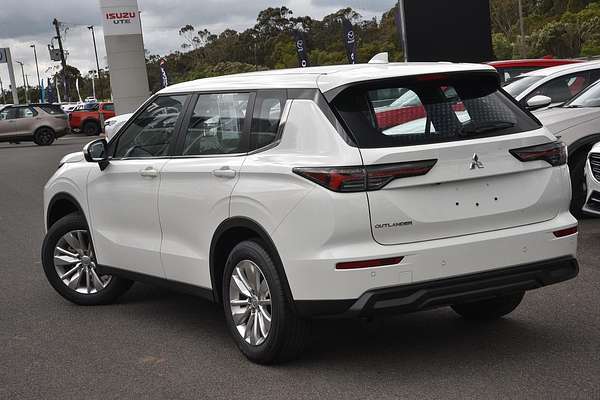 2025 Mitsubishi Outlander ES ZM