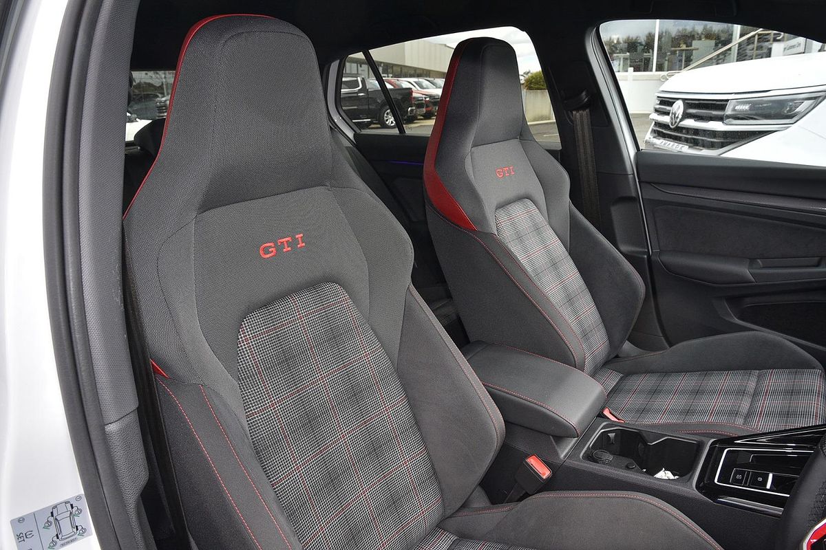 2022 Volkswagen Golf GTI 8