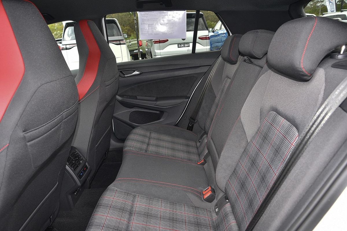2022 Volkswagen Golf GTI 8