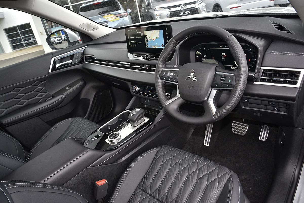 2025 Mitsubishi Outlander Exceed ZM