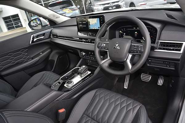 2025 Mitsubishi Outlander Exceed ZM