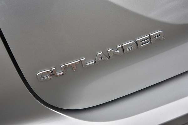 2025 Mitsubishi Outlander Exceed ZM