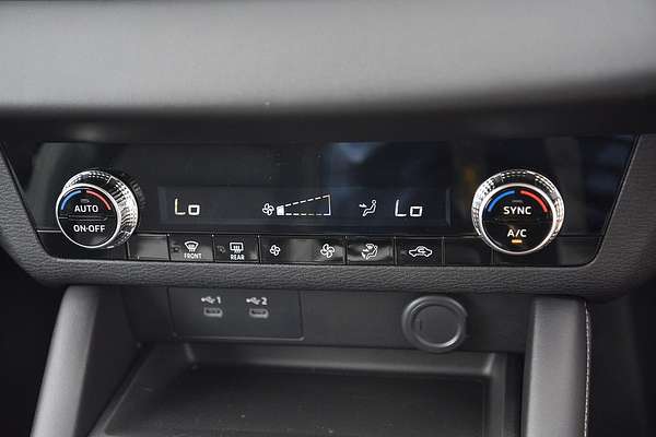 2025 Mitsubishi Outlander ES ZM