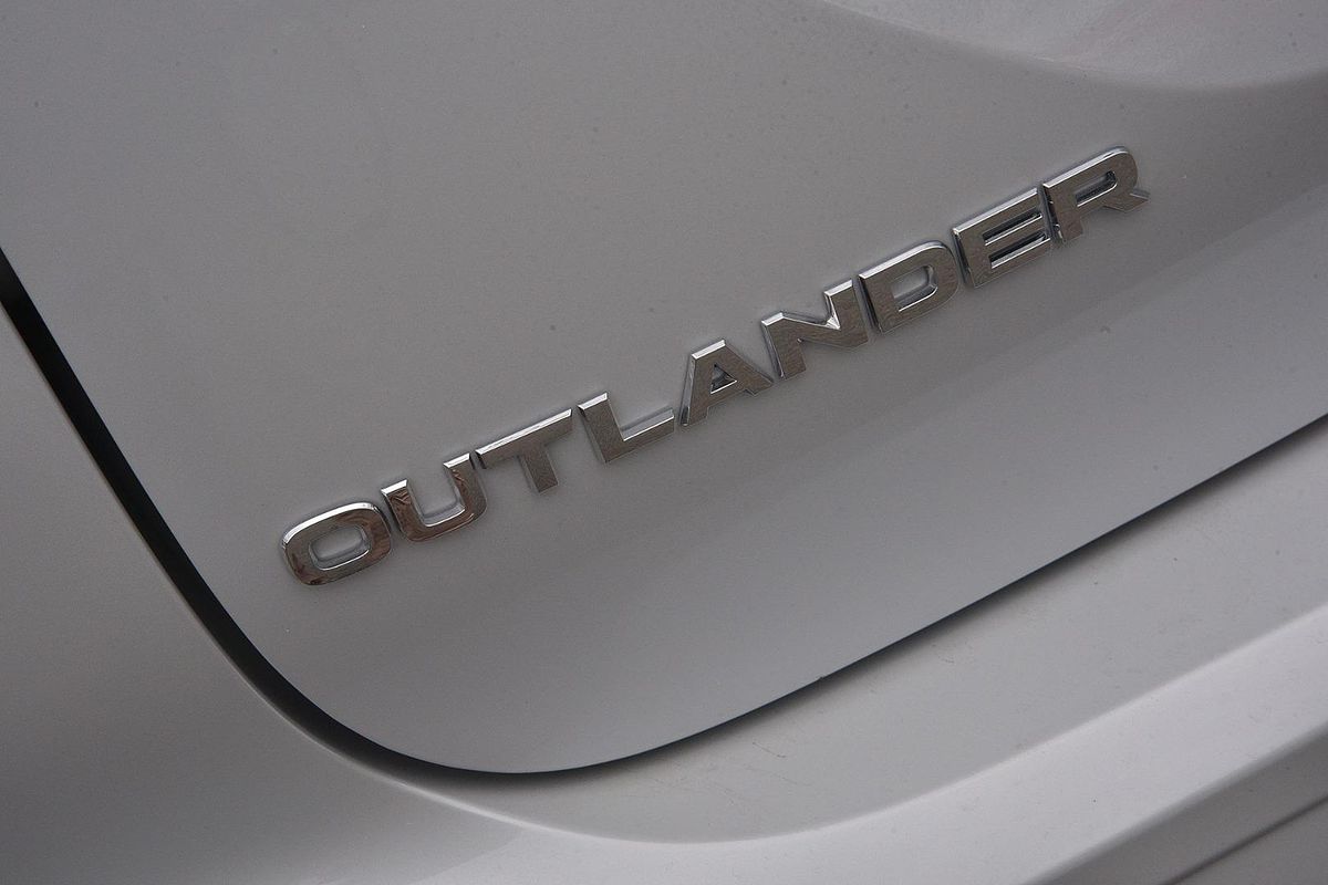 2025 Mitsubishi Outlander Exceed Tourer ZM