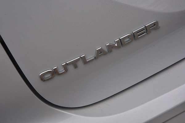 2025 Mitsubishi Outlander Exceed Tourer ZM