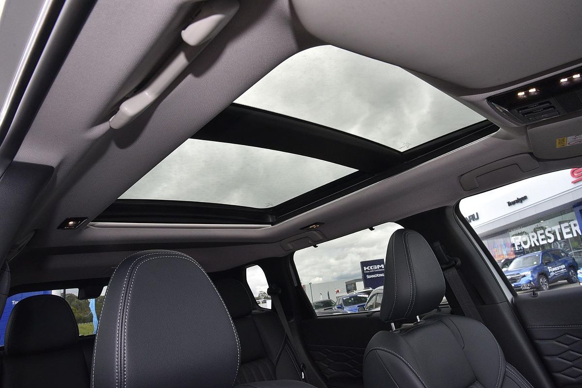 2025 Mitsubishi Outlander Exceed ZM