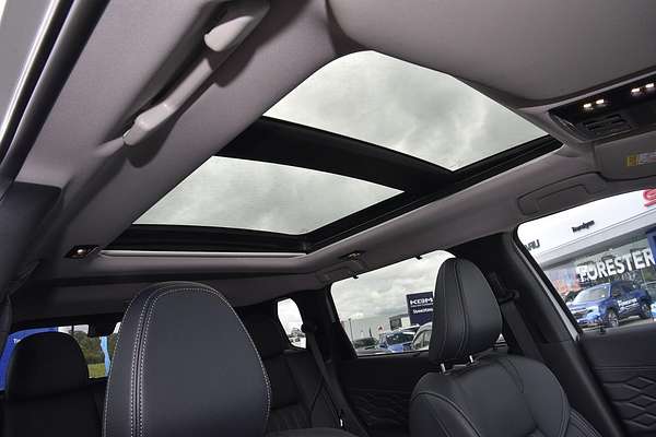 2025 Mitsubishi Outlander Exceed ZM