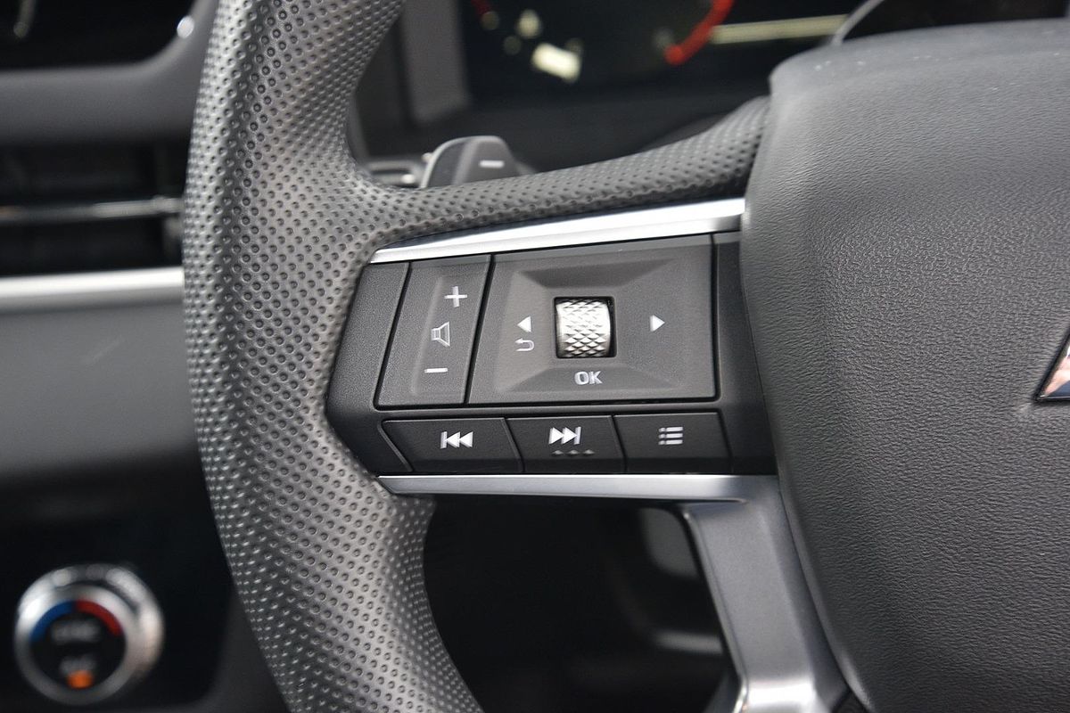 2025 Mitsubishi Outlander ES ZM