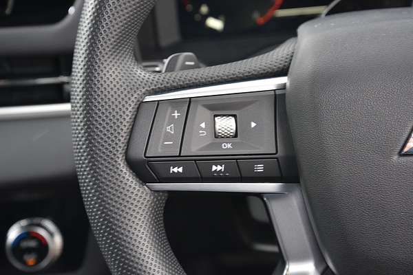2025 Mitsubishi Outlander ES ZM