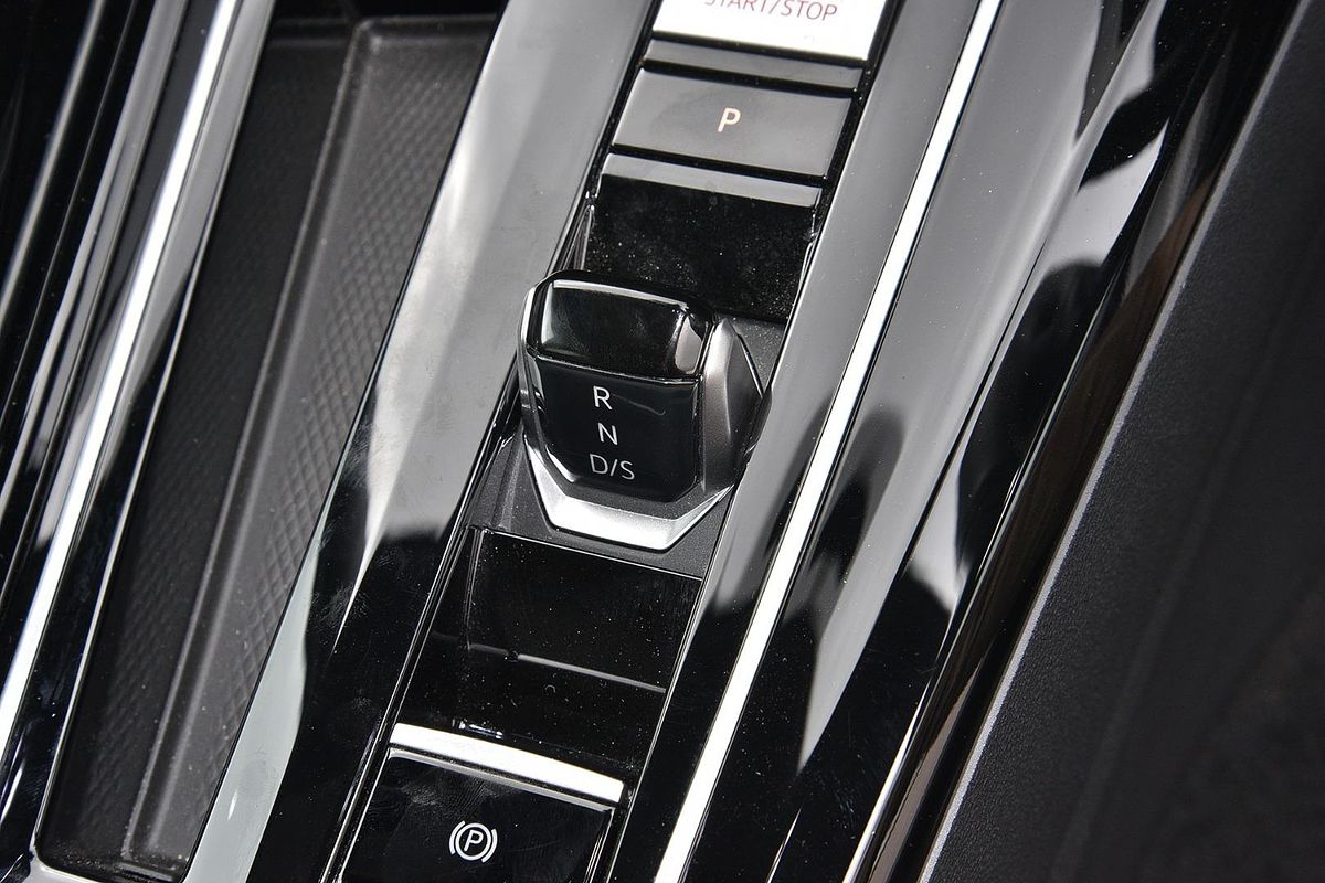 2022 Volkswagen Golf GTI 8