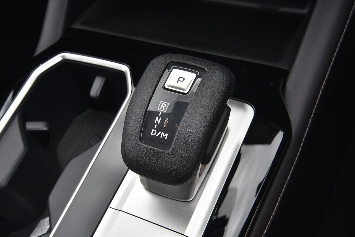 2025 Mitsubishi Outlander ES ZM