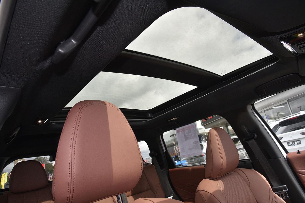 2025 Mitsubishi Outlander Exceed Tourer ZM