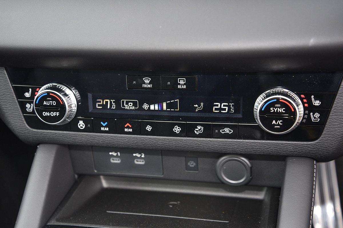 2025 Mitsubishi Outlander Exceed ZM