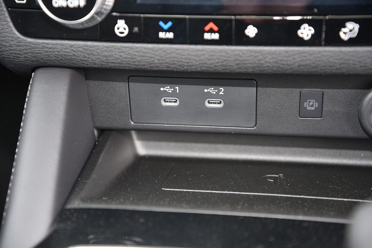 2025 Mitsubishi Outlander Exceed ZM