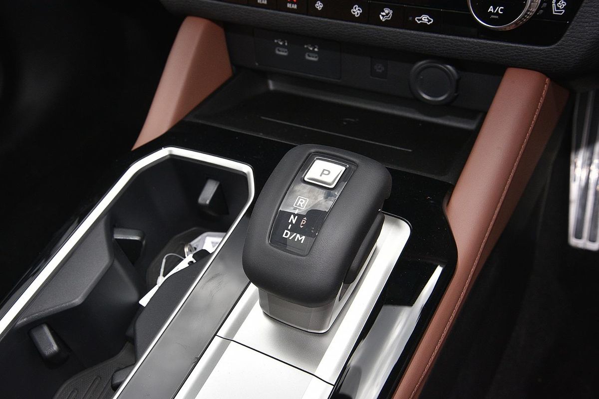 2025 Mitsubishi Outlander Exceed Tourer ZM