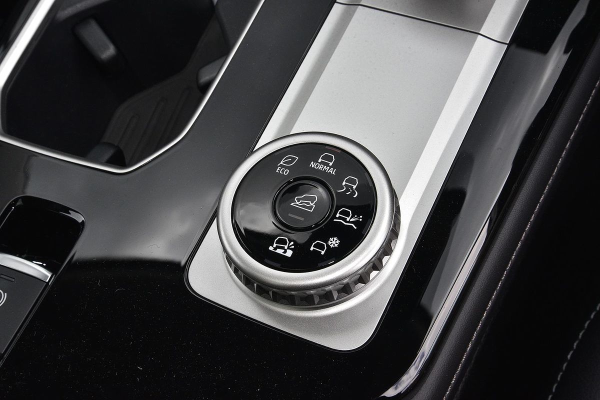 2025 Mitsubishi Outlander Exceed ZM