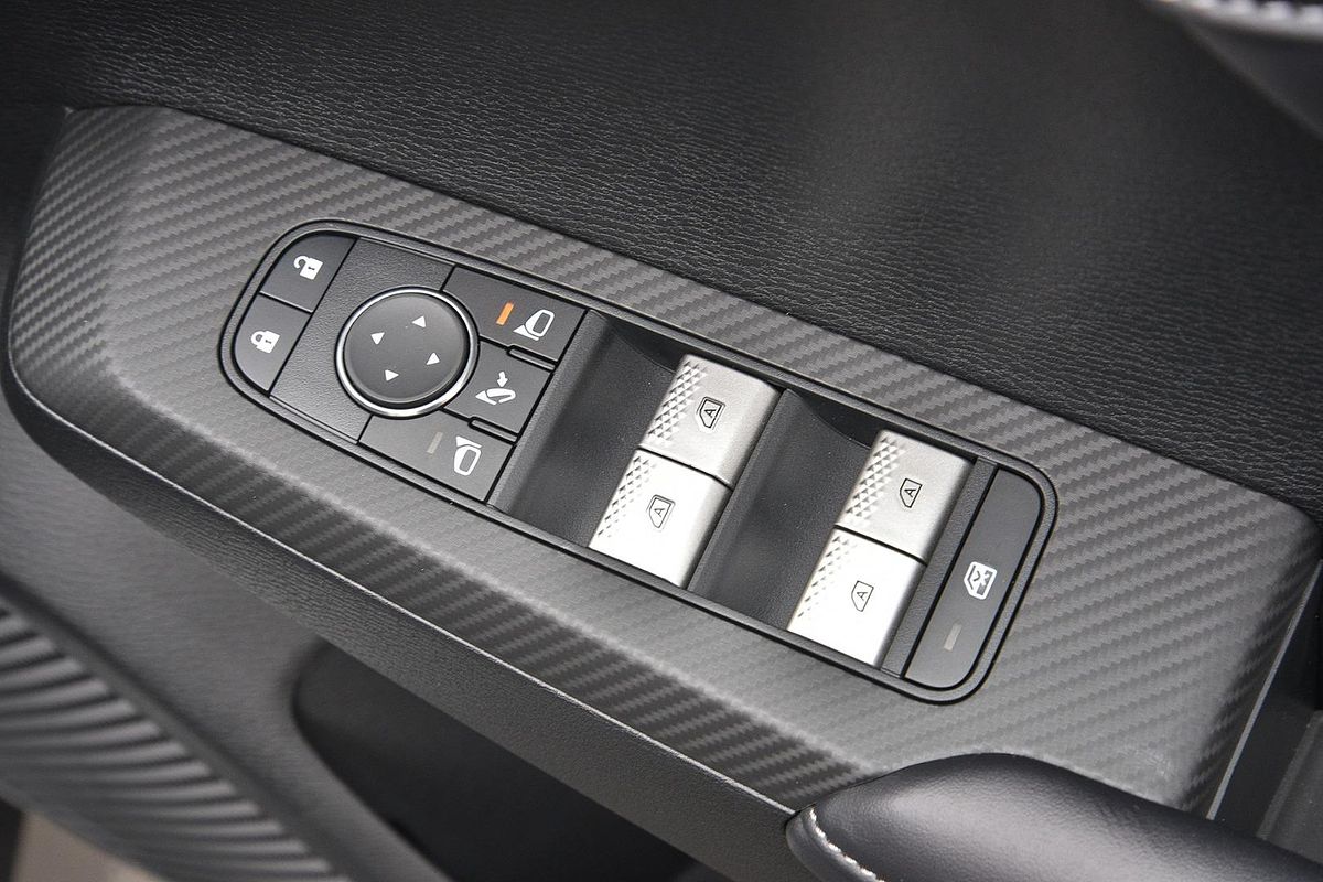 2025 Mitsubishi Outlander Exceed ZM