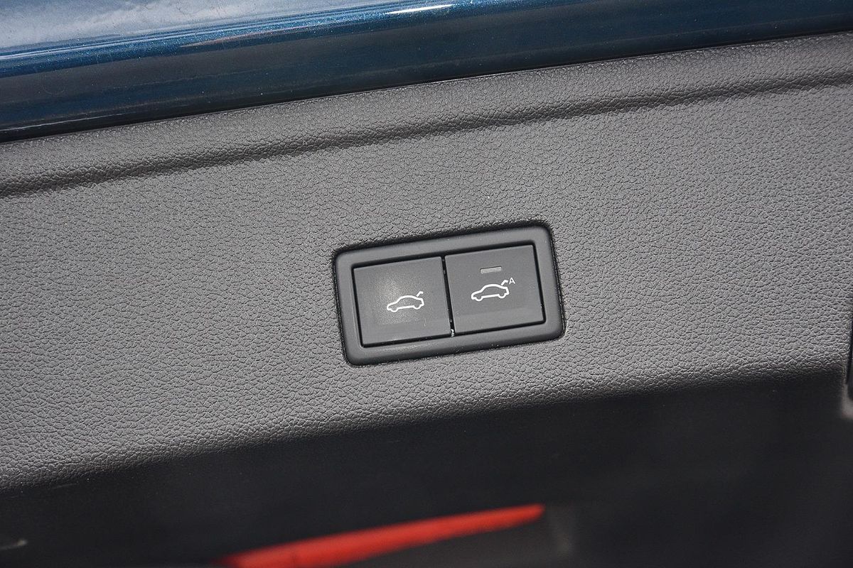 2022 Volkswagen Touareg 210TDI R-Line CR