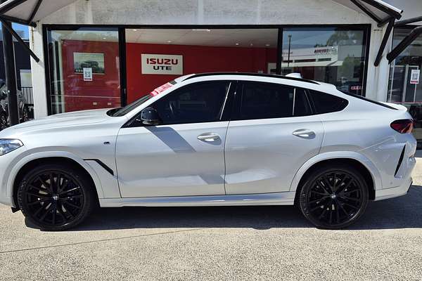 2019 BMW X6 M50i G06