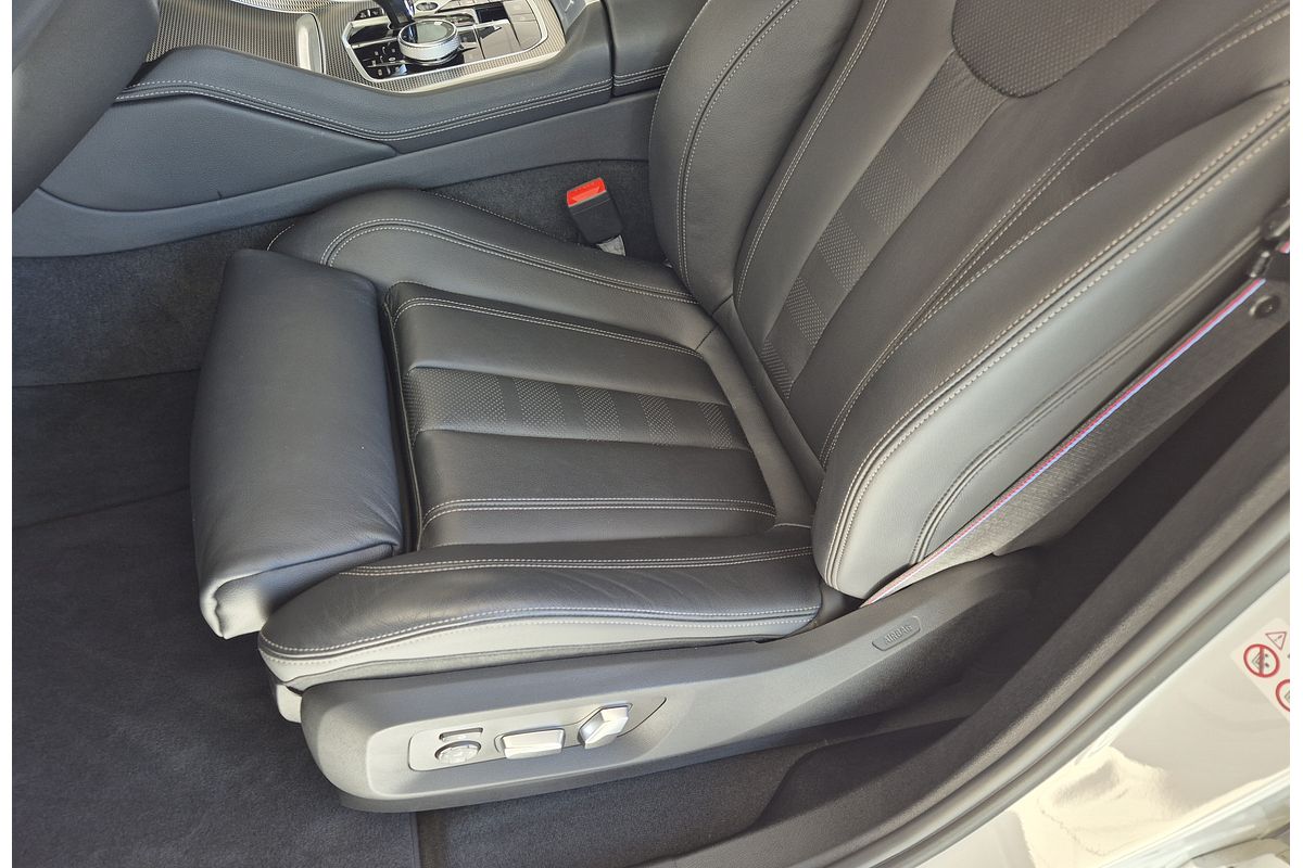 2019 BMW X6 M50i G06