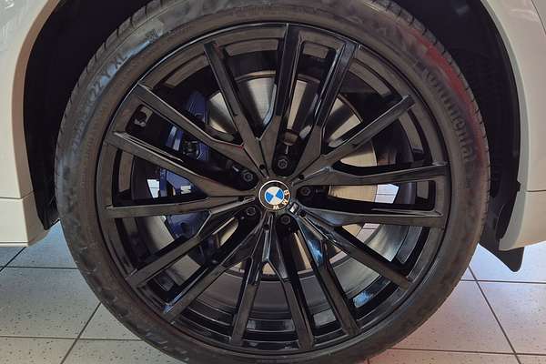 2019 BMW X6 M50i G06