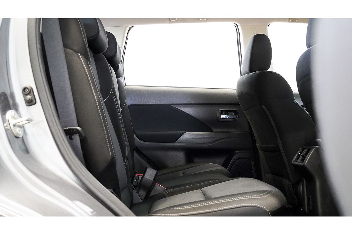 2021 Mitsubishi Outlander ES ZL