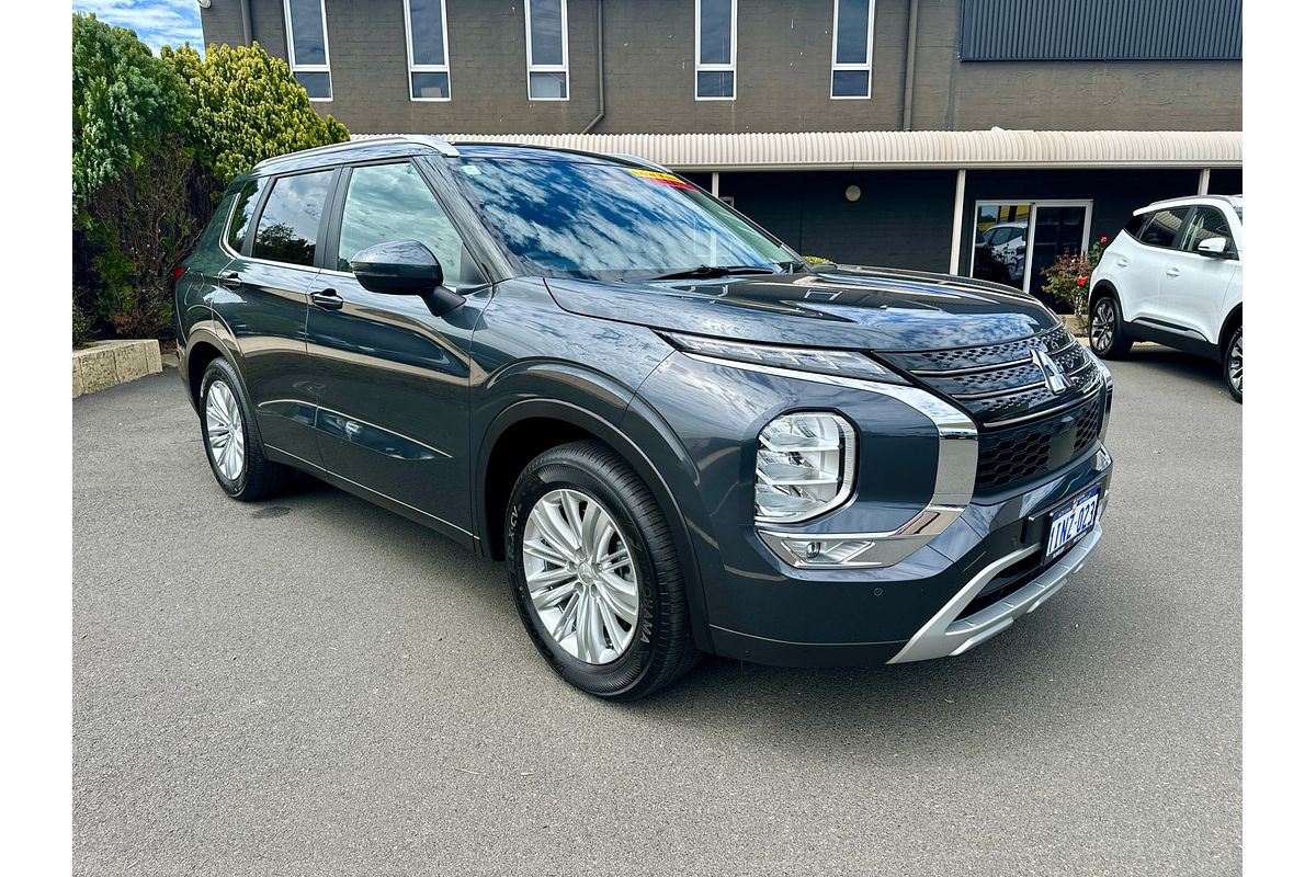 2024 Mitsubishi Outlander LS ZM