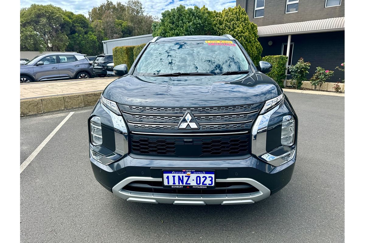 2024 Mitsubishi Outlander LS ZM