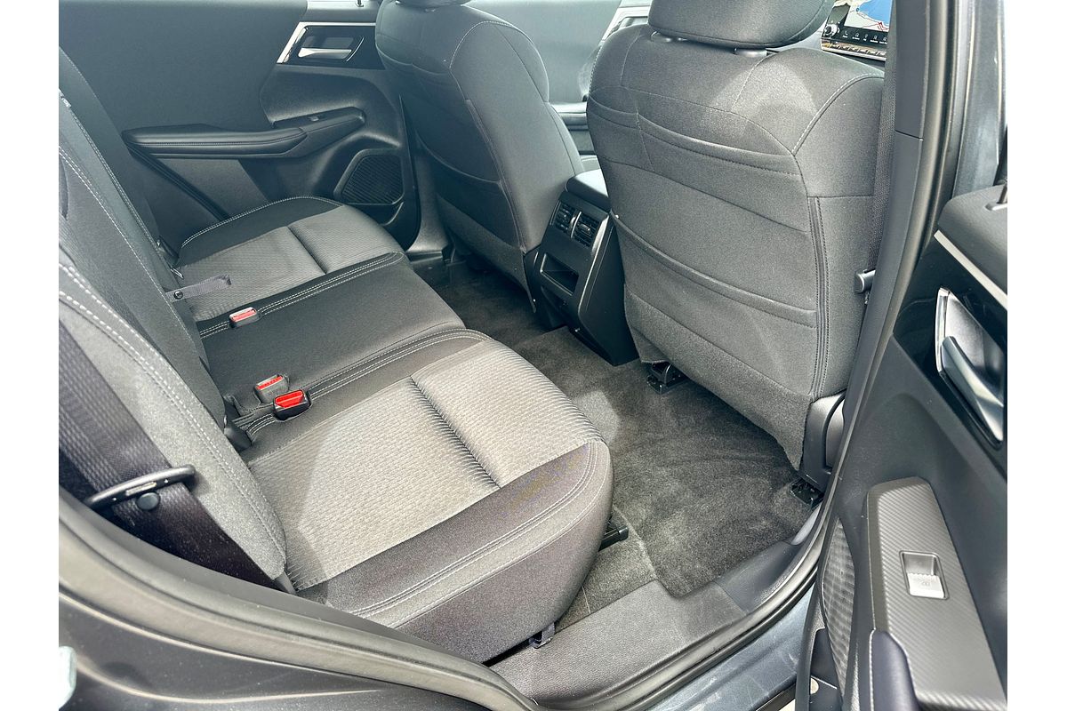 2024 Mitsubishi Outlander LS ZM