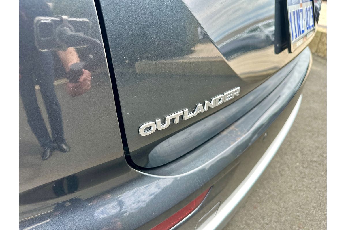 2024 Mitsubishi Outlander LS ZM