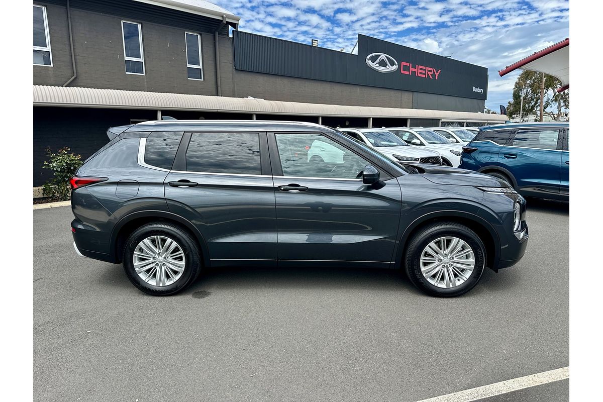 2024 Mitsubishi Outlander LS ZM