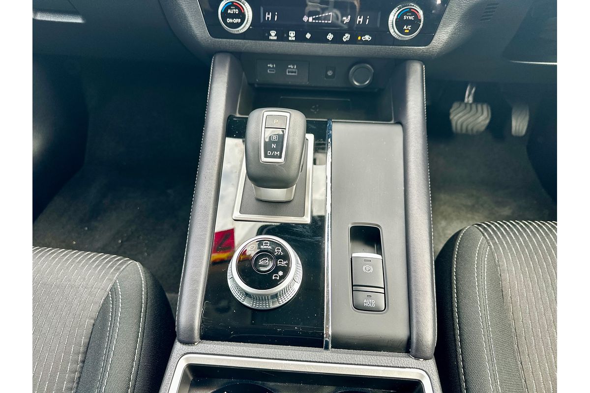 2024 Mitsubishi Outlander LS ZM