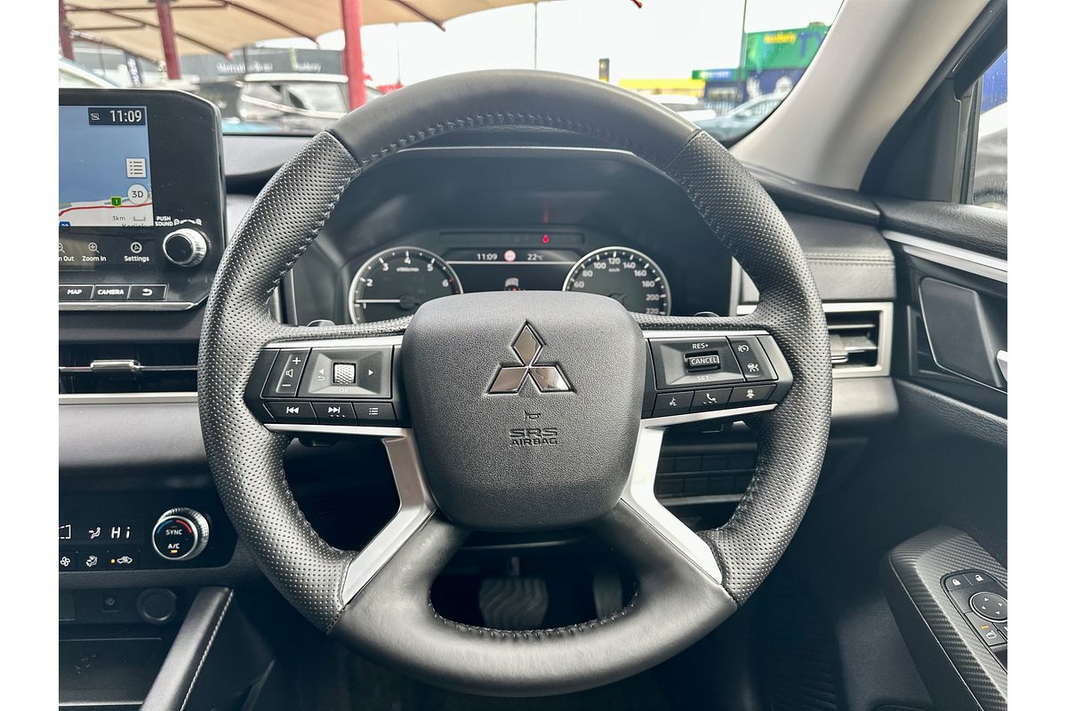 2024 Mitsubishi Outlander LS ZM