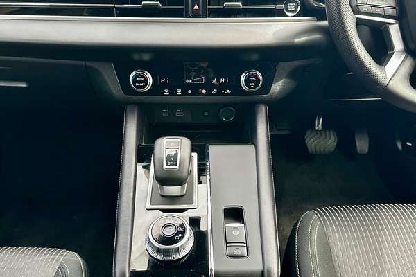 2024 Mitsubishi Outlander LS ZM