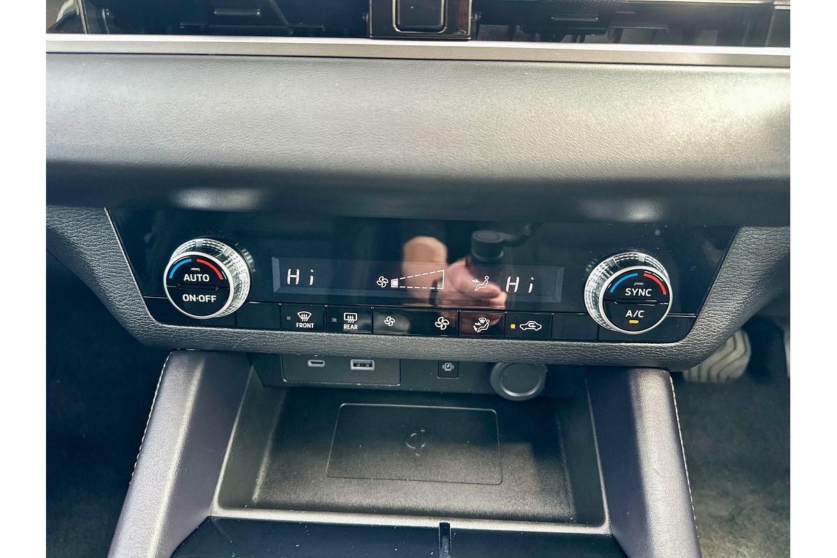 2024 Mitsubishi Outlander LS ZM