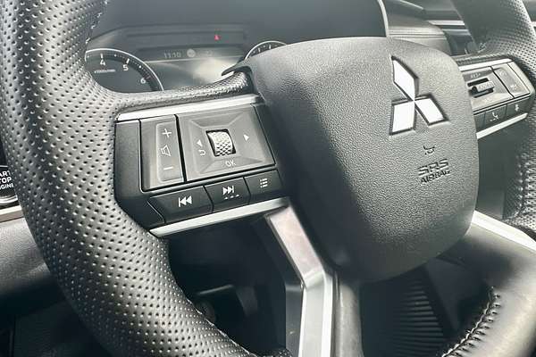 2024 Mitsubishi Outlander LS ZM