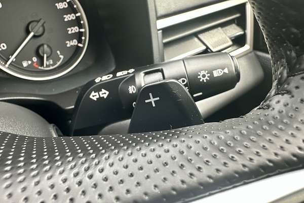 2024 Mitsubishi Outlander LS ZM