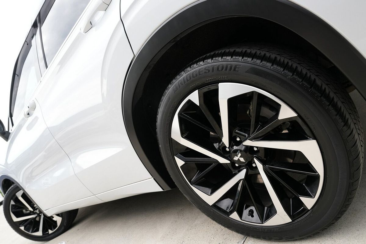 2023 Mitsubishi Outlander Exceed Tourer ZM