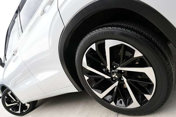 2023 Mitsubishi Outlander Exceed Tourer ZM