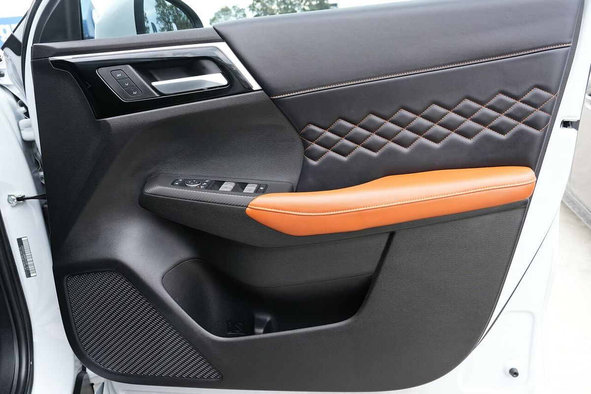 2023 Mitsubishi Outlander Exceed Tourer ZM