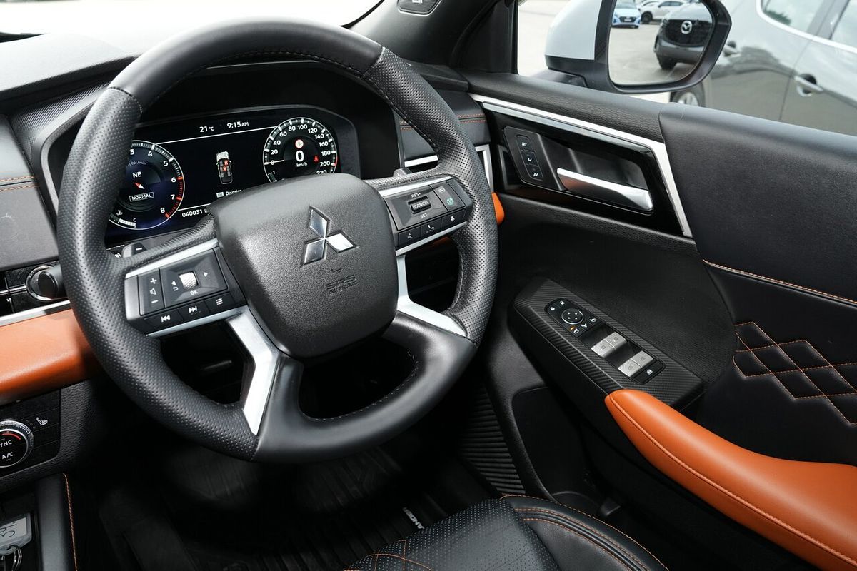 2023 Mitsubishi Outlander Exceed Tourer ZM