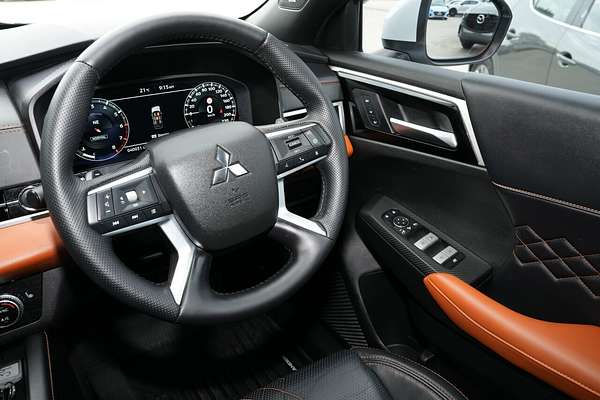 2023 Mitsubishi Outlander Exceed Tourer ZM