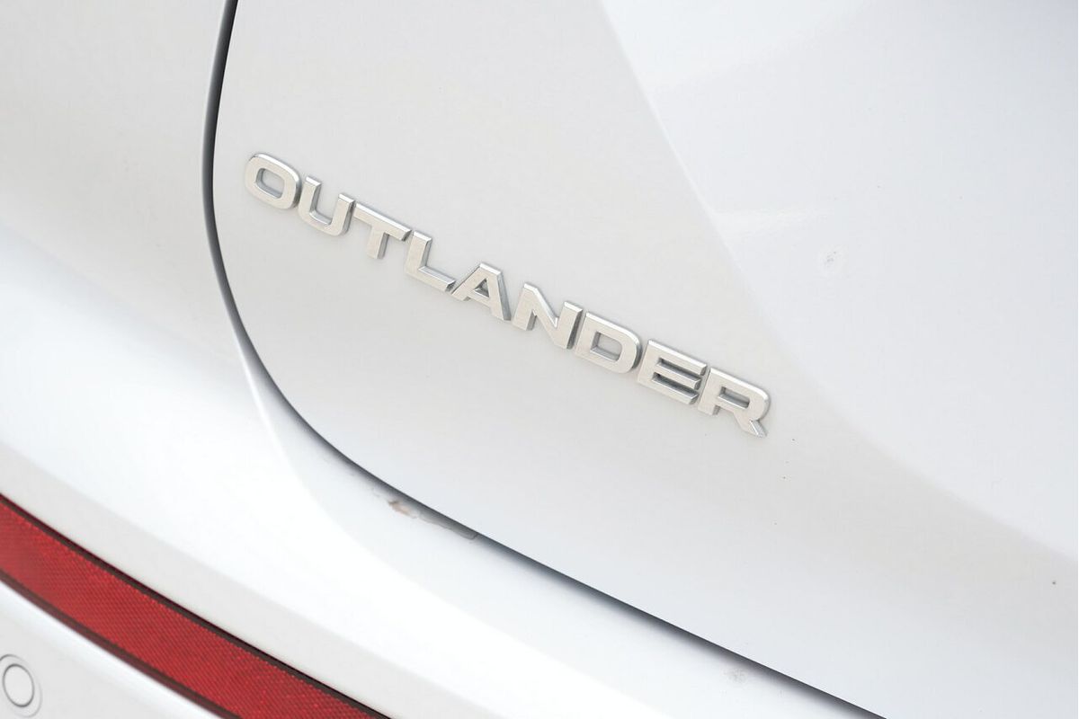2023 Mitsubishi Outlander Exceed Tourer ZM