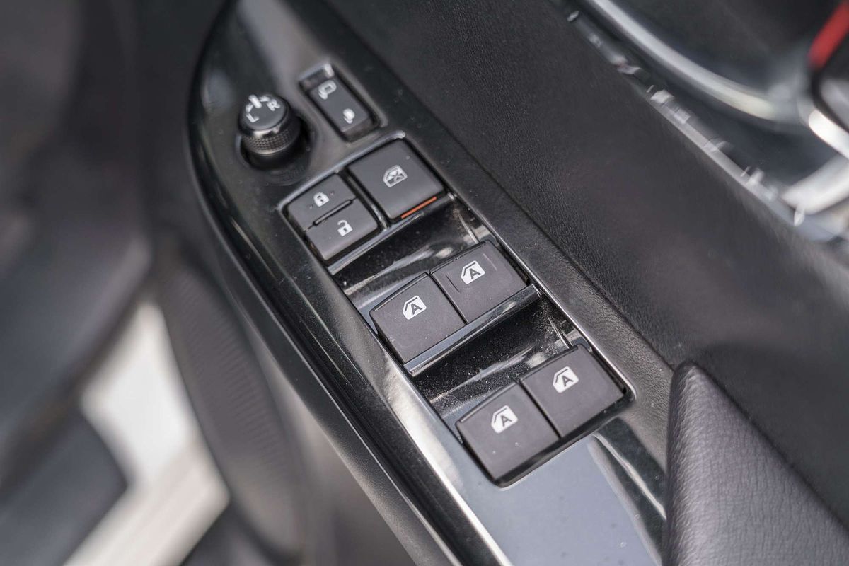 2017 Toyota Hilux SR5 GUN126R 4X4